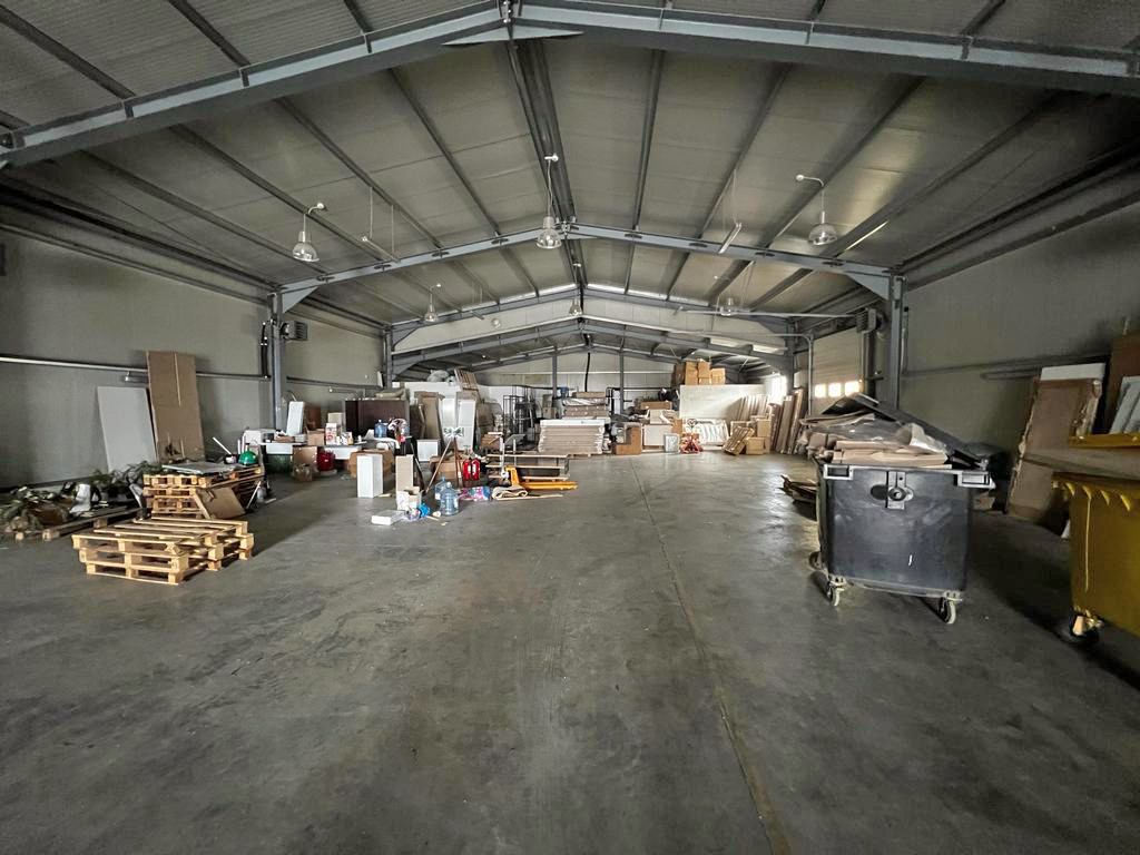 4_Hala de producție / de depozitare și o casa de locuit - Osorhei - 449.000€