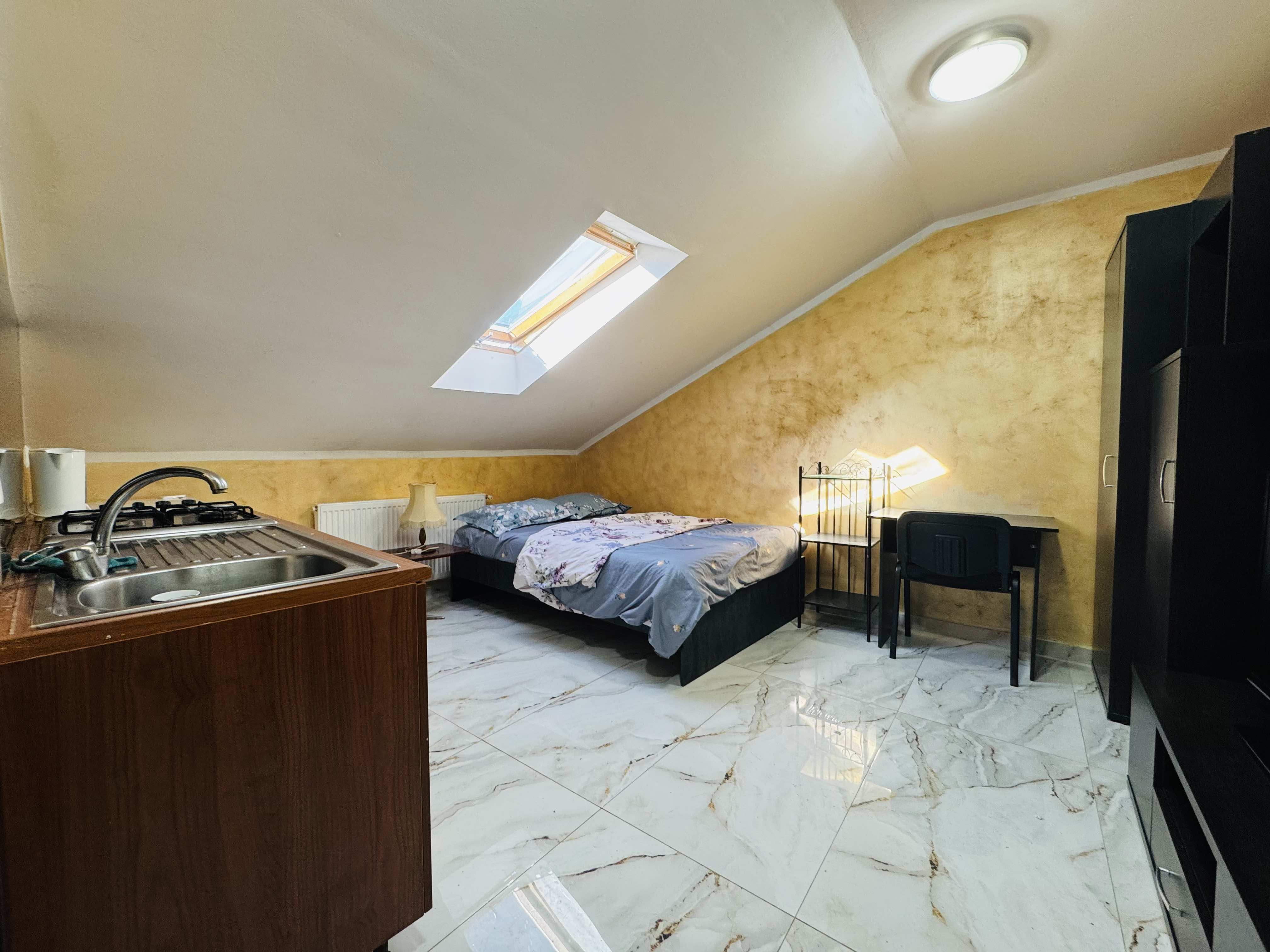 2_De vânzare apartament cu o cameră - Bulevardul Decebal - 47 900 €