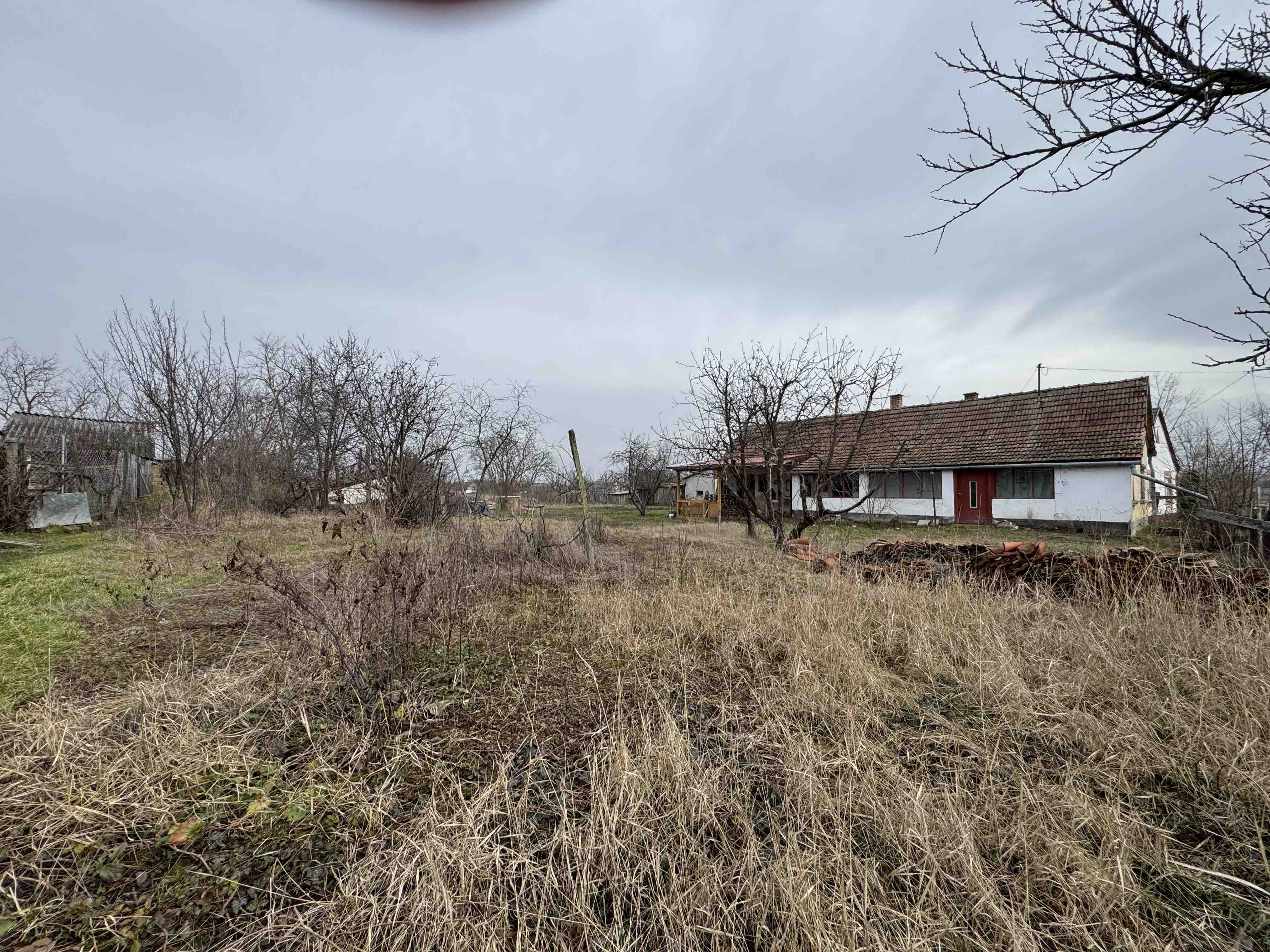 3_Casă țărănească la 10 km de Oradea - Teren 2000mp - 33 500 €