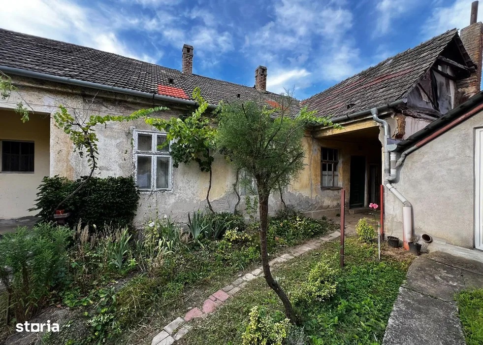 3_Casa de locuit in centrul orasului Alesd - 109 900 €