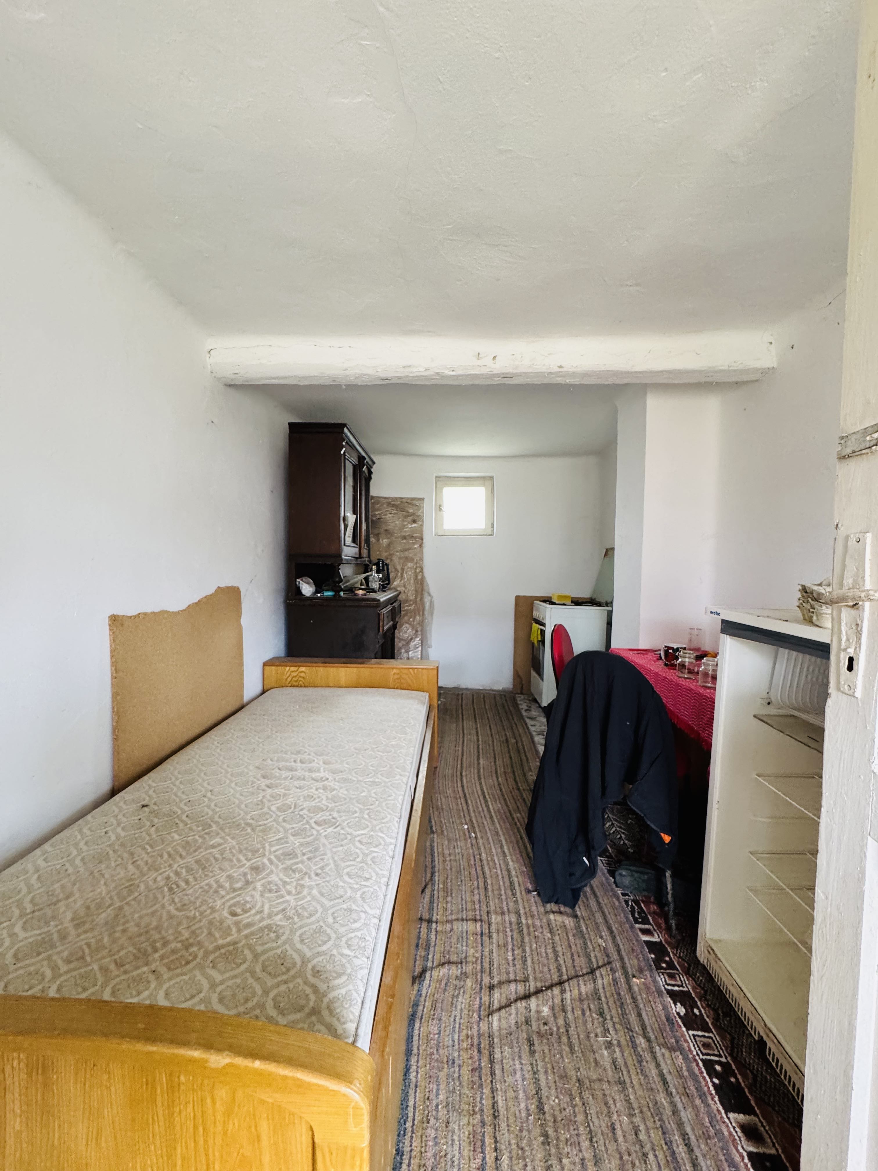 4_Casă țărănească la 10 km de Oradea - Teren 2000mp - 33 500 €