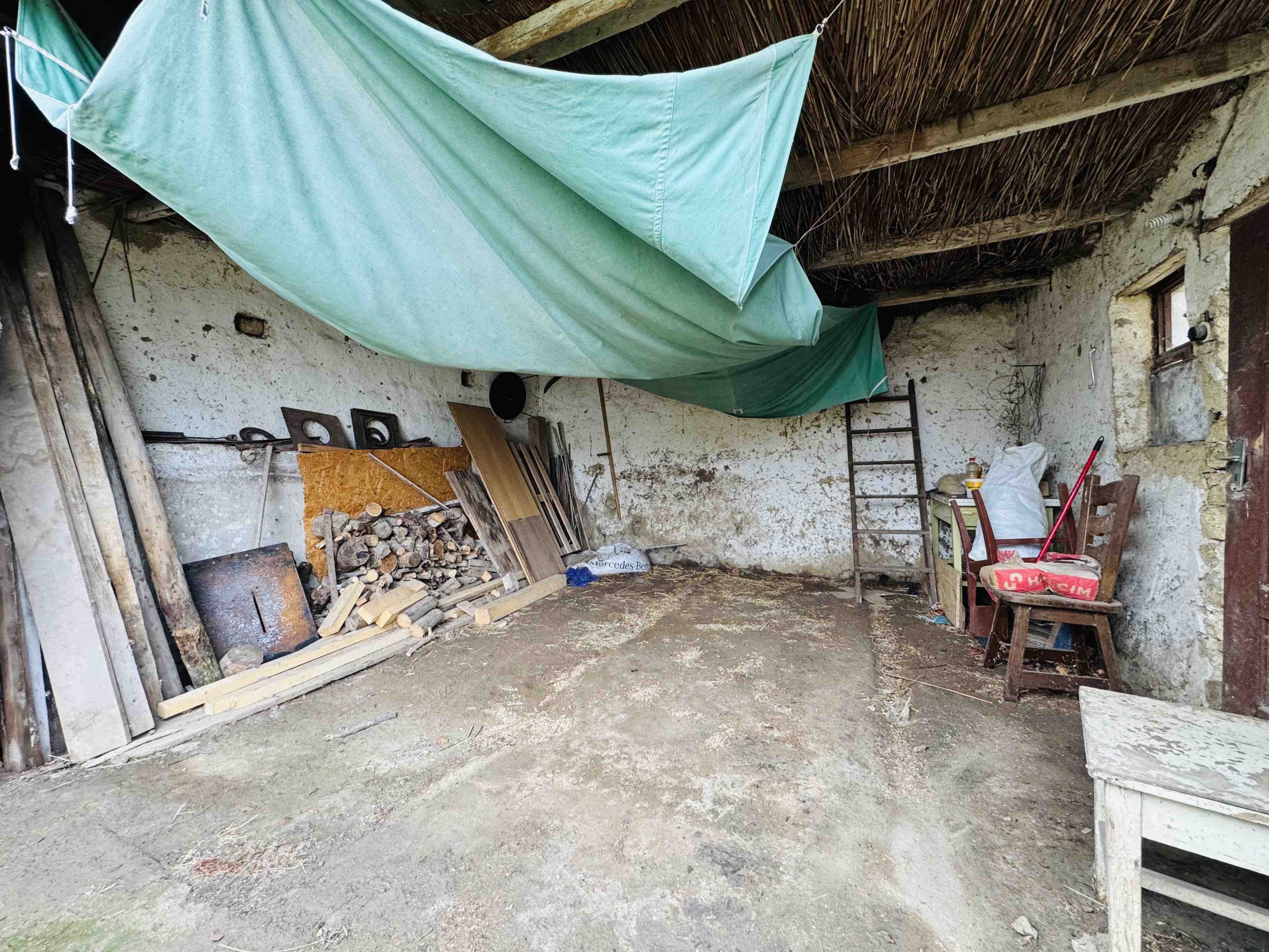 7_Casă țărănească la 10 km de Oradea - Teren 2000mp - 33 500 €