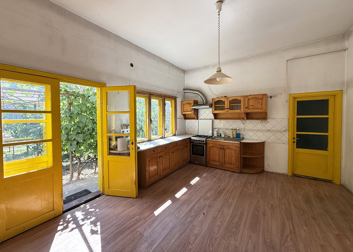 10_Casa solida in inima orasului Salonta - 119.900 €