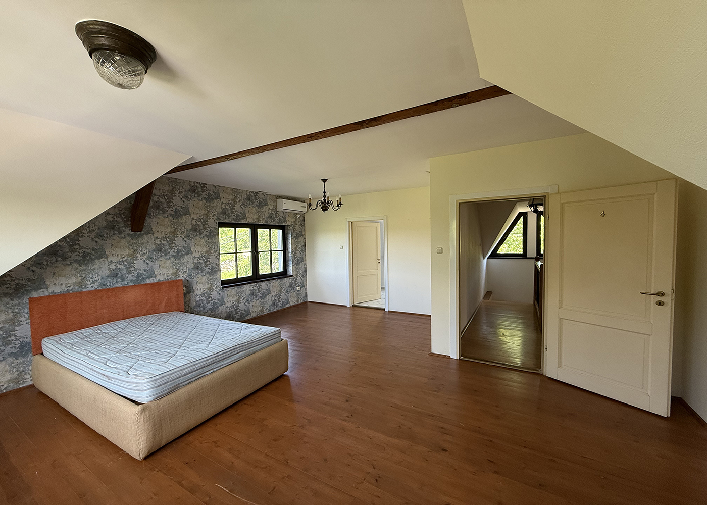 10_Casa / Restaurant / Pensiune / Piscina - Pe malul lacului din Paleu - 495.000 €