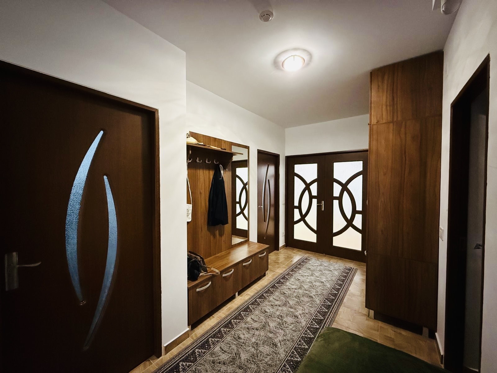 7_De închiriat – apartament 3 camere, Oradea - 500 €