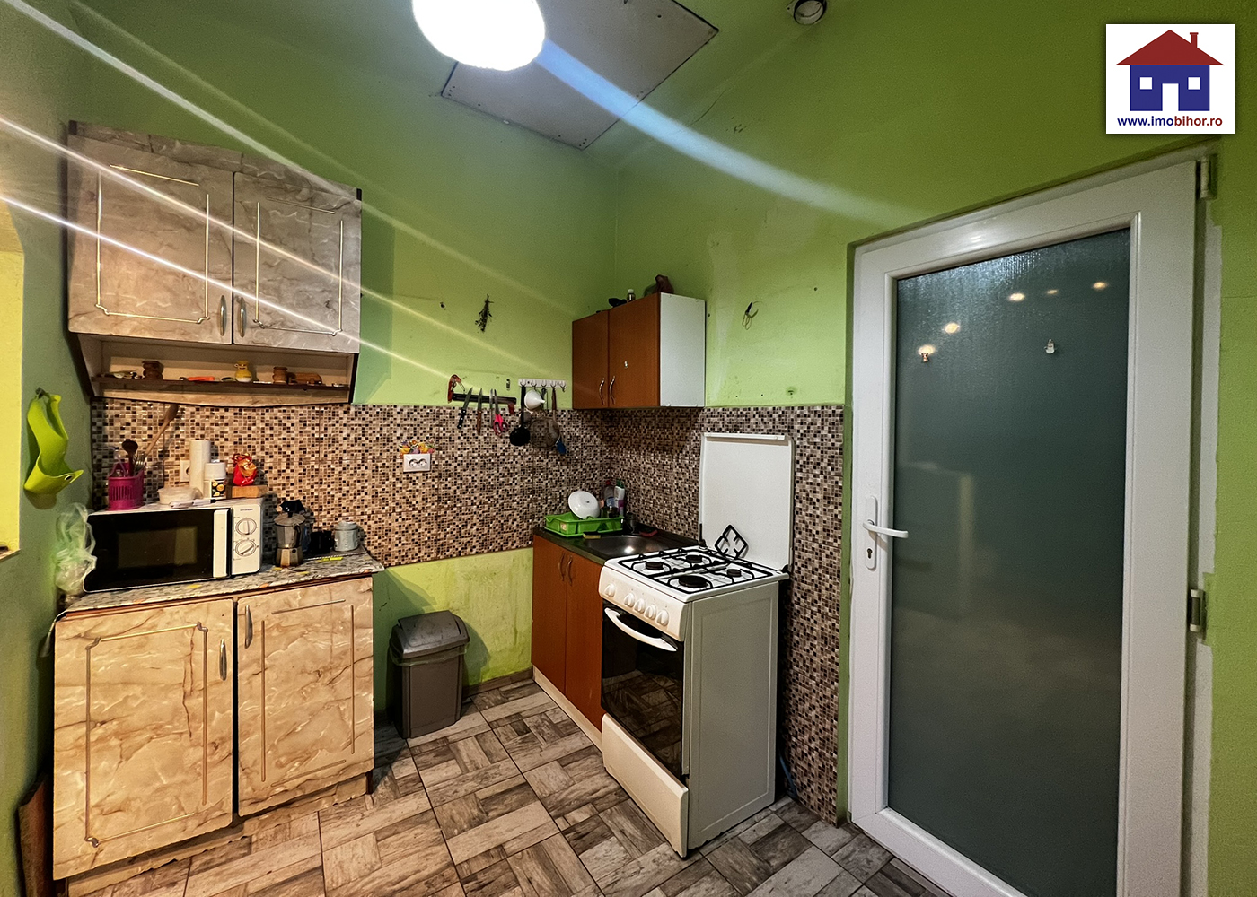 2_Casa / Spatiu comercial - Episcopia Bihor 