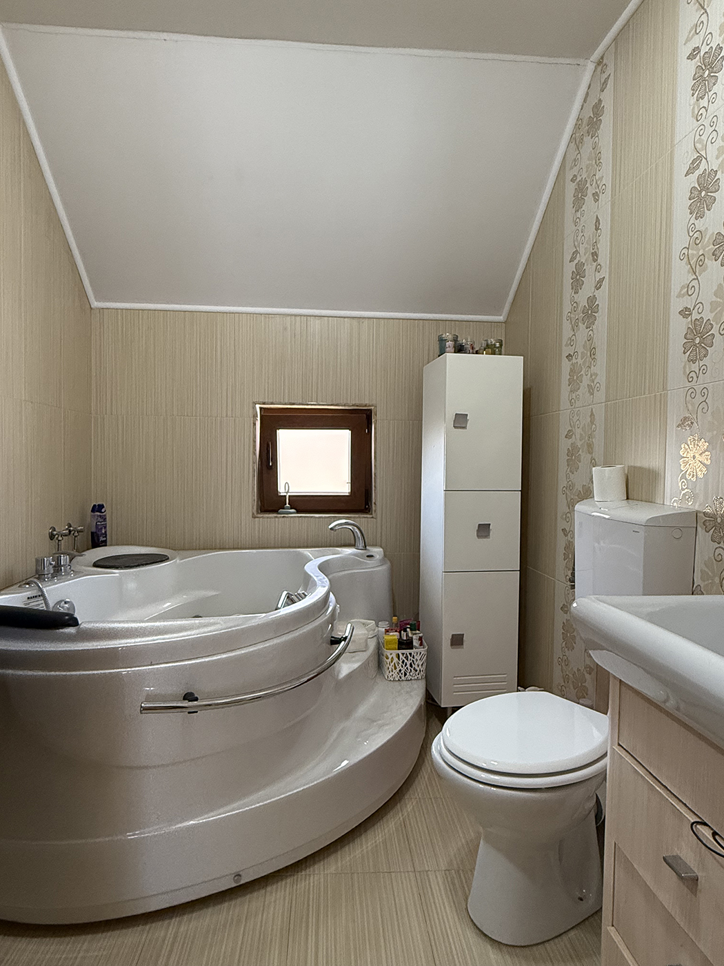 8_Casa cu mansarda - zona baile 1 mai / baile Felix - 169.900 €