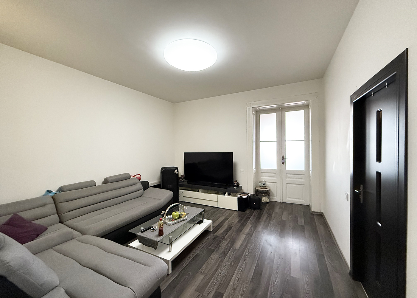 4_Apartament mobilat si utilat intr-o caldire istorica in imima orasului - 117.000 €