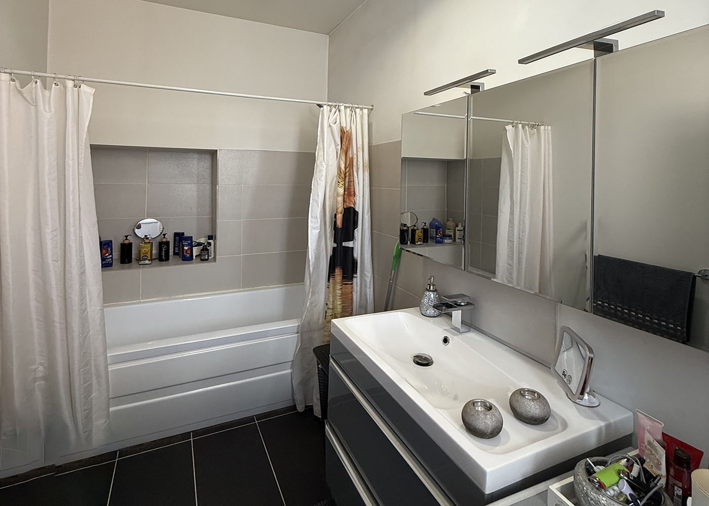 5_Apartament mobilat si utilat intr-o caldire istorica in imima orasului - 117.000 €