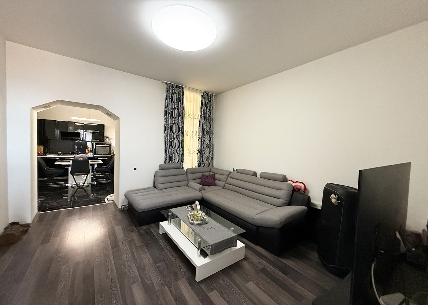 6_Apartament mobilat si utilat intr-o caldire istorica in imima orasului - 117.000 €