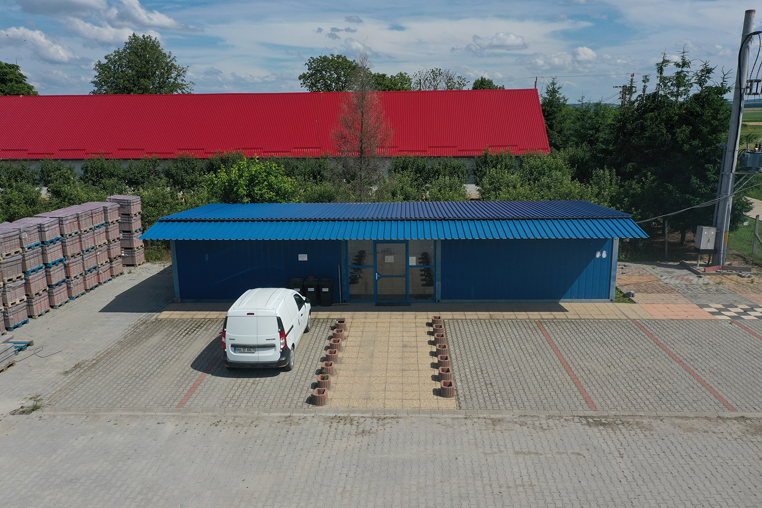 4_Spatiu comercial / Industrial / Teren betonat  - 590.000 €