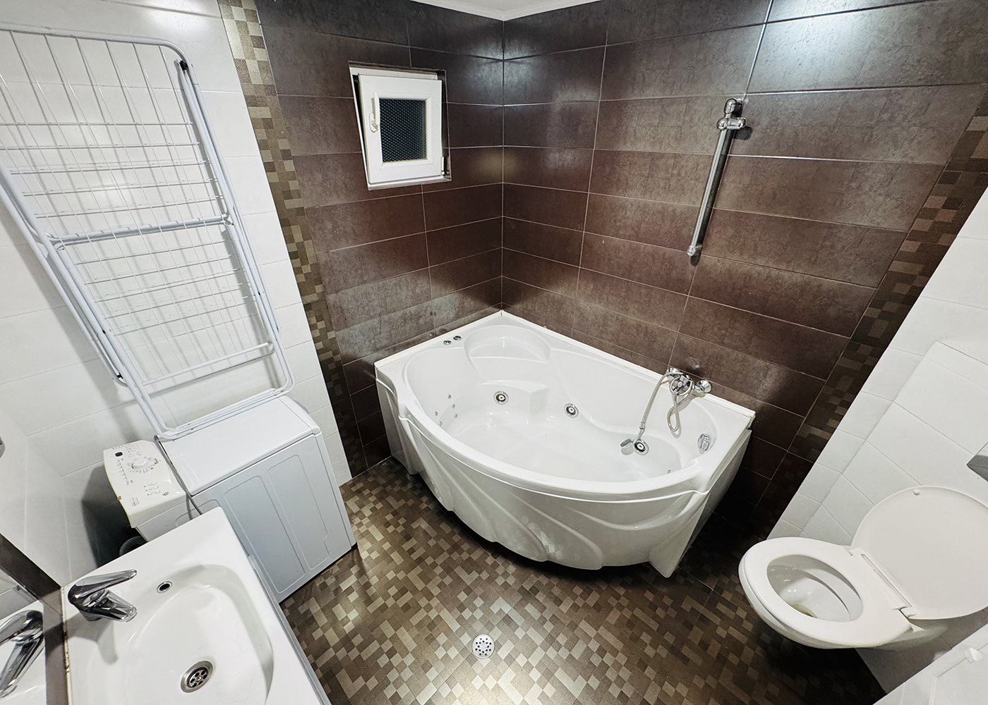 6_Apartament cu 4 camere - zona Centrala - Mansarda - 104.900 €